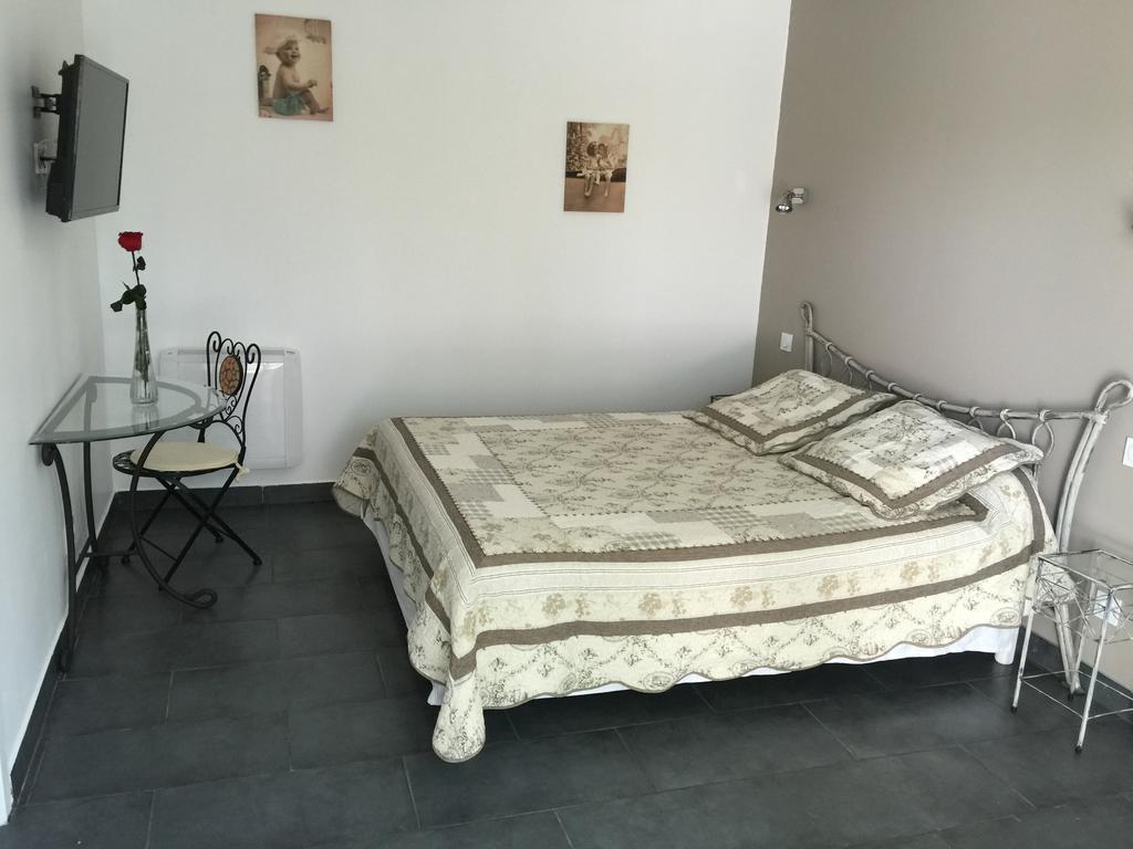 Chambres d'Hôtes Le Mas du Bijou Bleu Puget-sur Argens Exterior foto